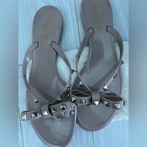 Valentino RUBBER ROCKSTUD THONG size 41